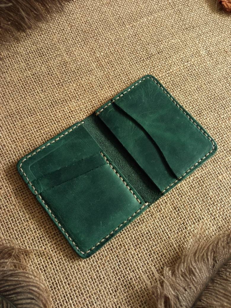 Handmade Leather Bifold Wallet: Personalized Front Pocket Card Holder