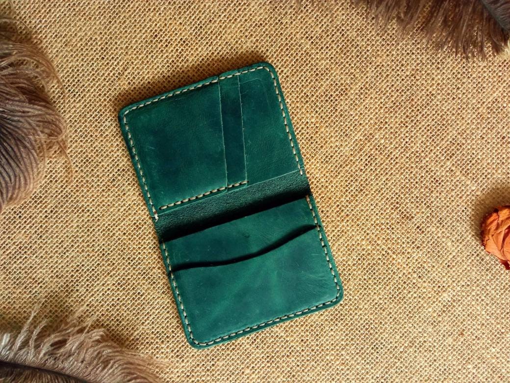Handmade Leather Bifold Wallet: Personalized Front Pocket Card Holder