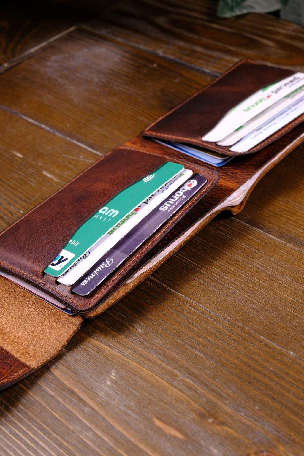 Handmade Leather Bifold Wallet – Slim Minimalist Card Case, Personalized Gift